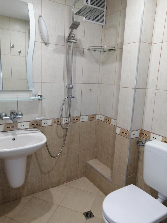Yanakiev'S Central Apartment Burgas City Eksteriør billede