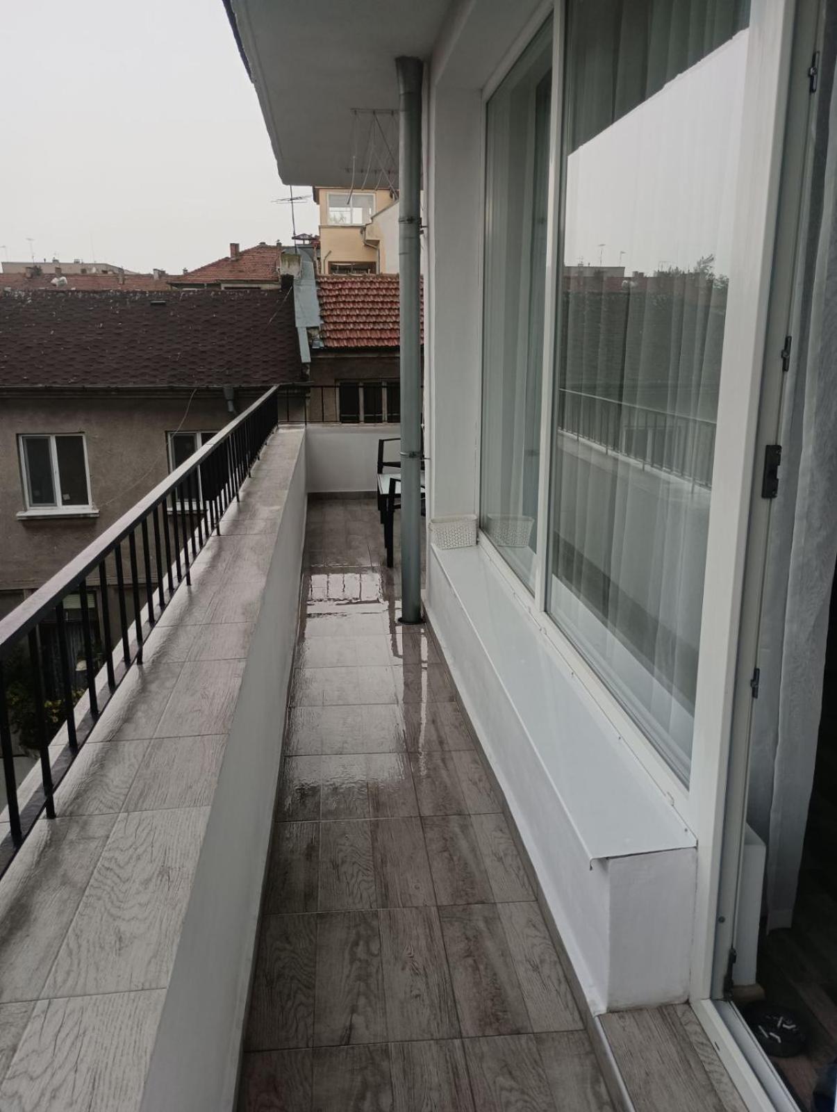 Yanakiev'S Central Apartment Burgas City Eksteriør billede